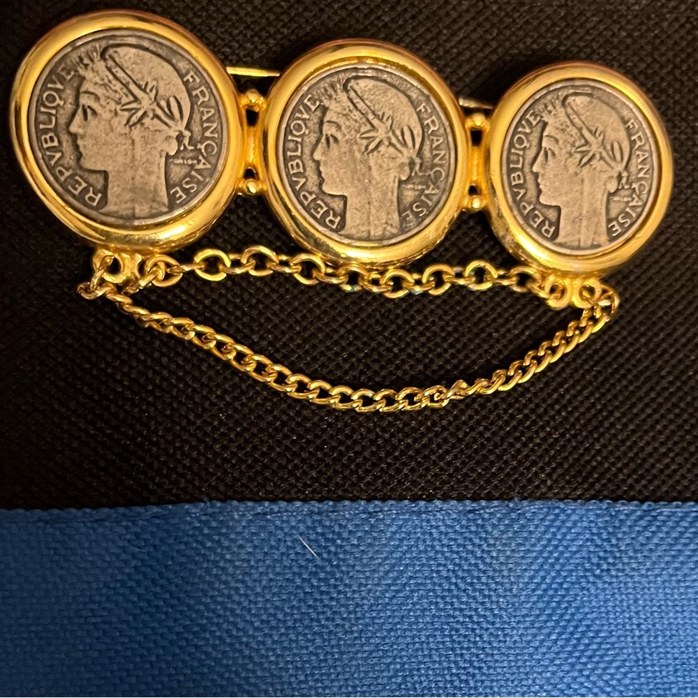 Vintage Francaise Chatelaine Coin Gold-Tone Triple Coin Chain Brooch -Elegant - Picture 6 of 6